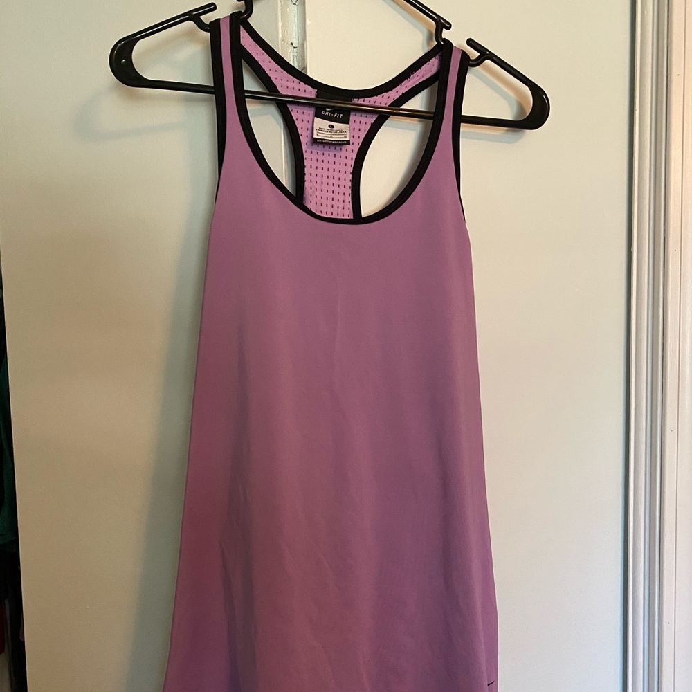 Nike Women’s workout tank top